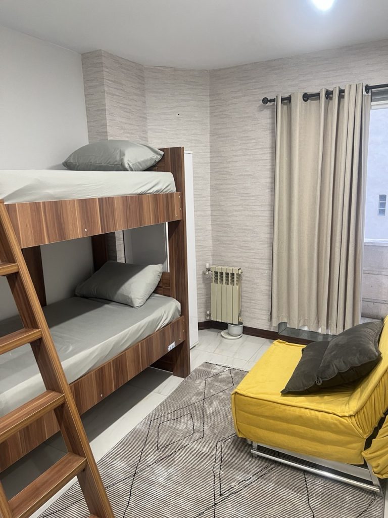 2 تخته بالکن دار شعبه شهرک غرب